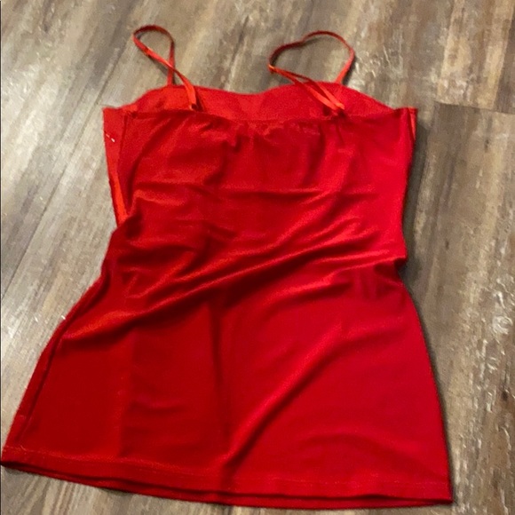 Red top - Picture 3 of 3